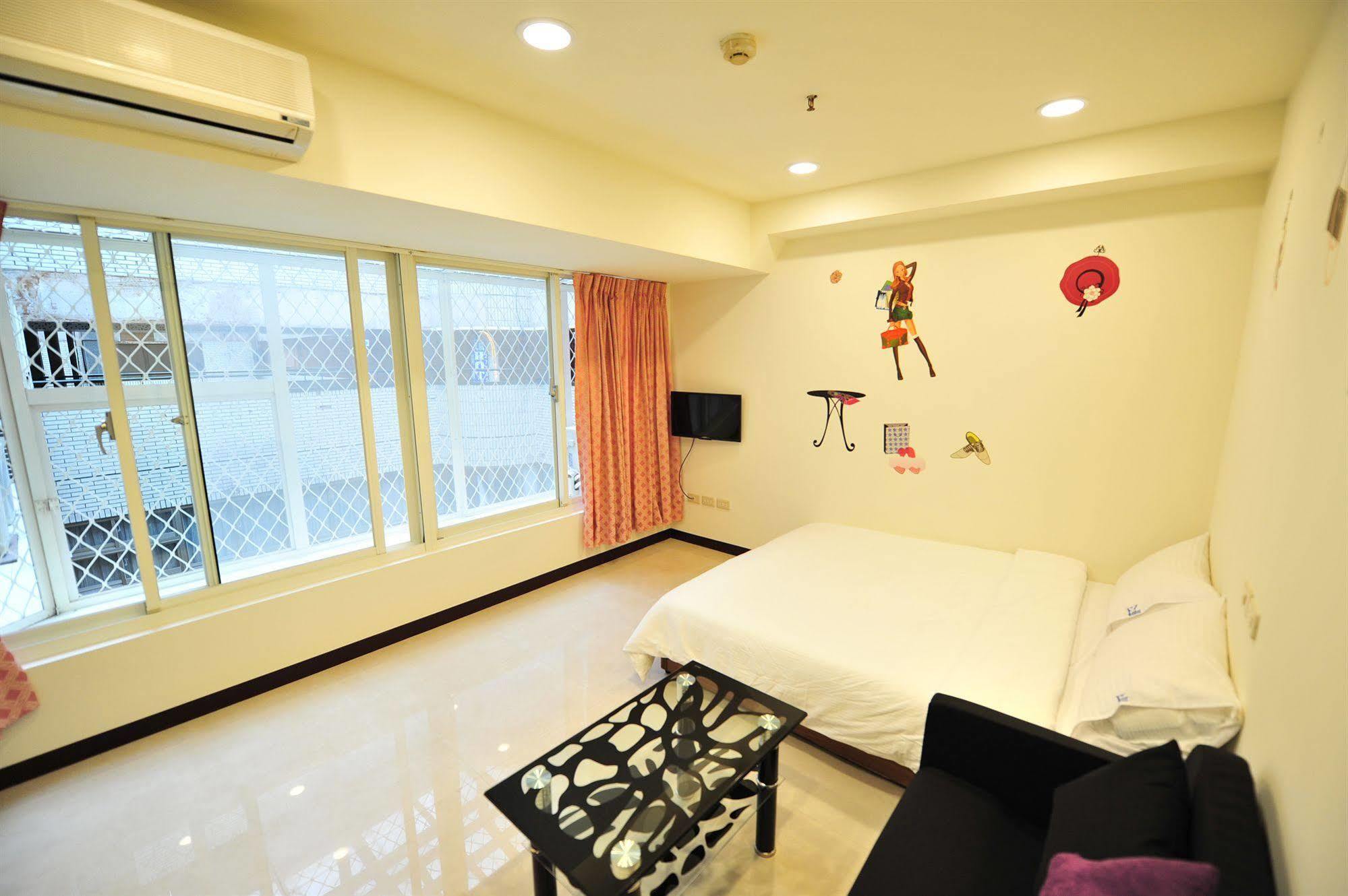Hotel Ezbookers Dunhua Taipei Esterno foto