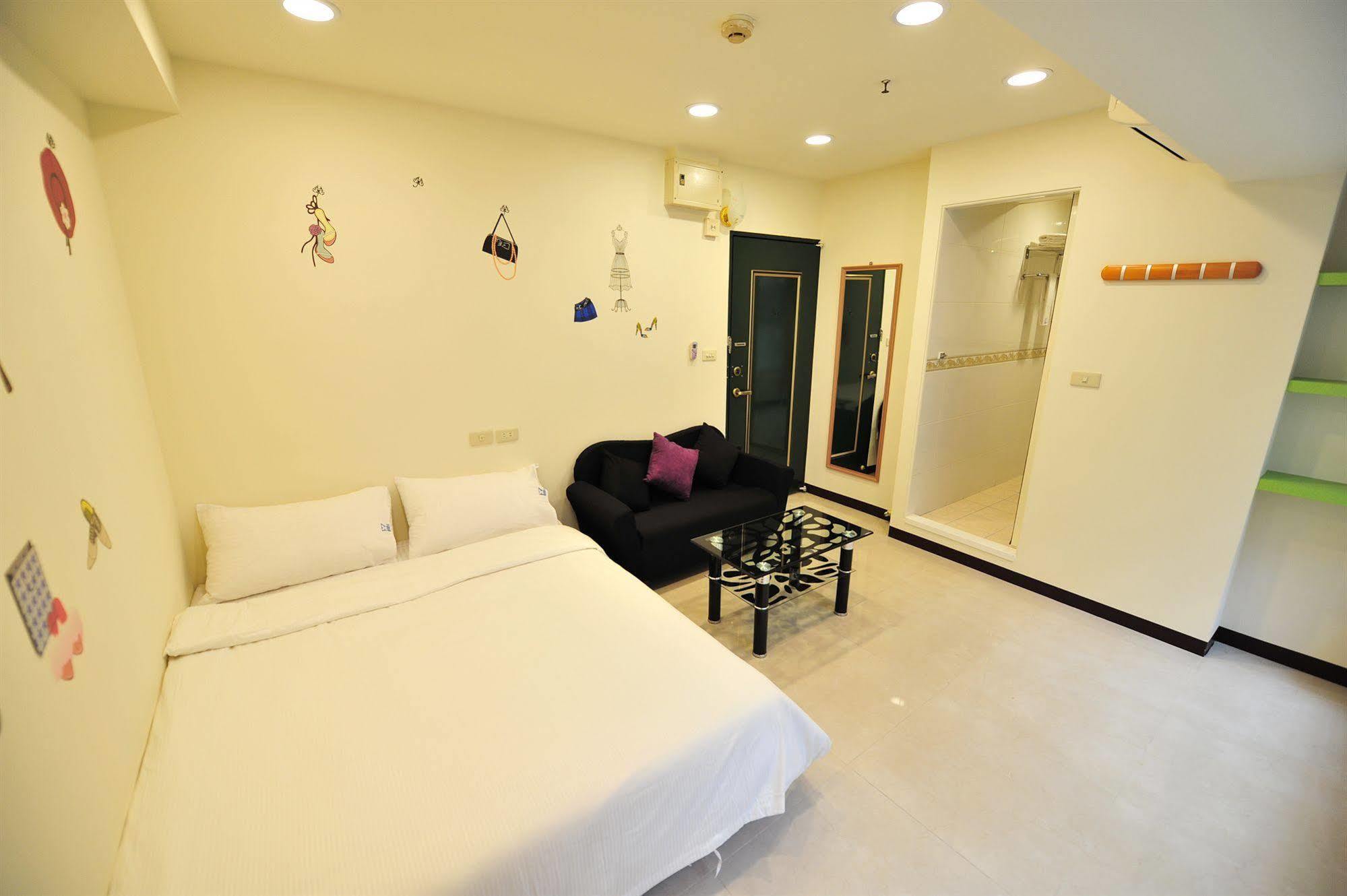 Hotel Ezbookers Dunhua Taipei Esterno foto